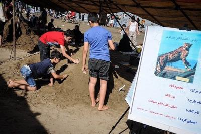 عکس/ جشنواره ساخت مجسمه های شنی در مازندران 