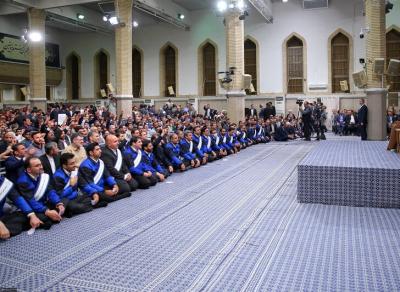 تصاویر دیدار کارگران با رهبر انقلاب