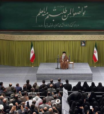 عکس/ دیدار جمعی از معلمان سراسر کشور با رهبر انقلاب