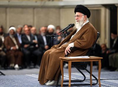 عکس/ دیدار جمعی از معلمان سراسر کشور با رهبر انقلاب