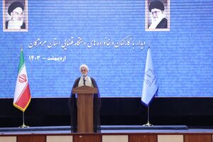 خدا را سپاسگزاریم که در جای جای نظام سخن از یاد خدا و عدالت و یاری مظلومان است
