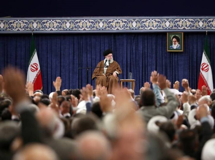 تصاویر دیدار کارگزاران حج با رهبر انقلاب