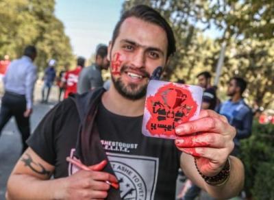 عکس/ حاشیه هواداران سرخابی در ورزشگاه آزادی