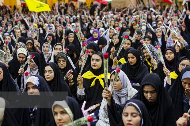  جشن بزرگ دختر ایران در میدان آیینی امام حسین تهران برگزار شد