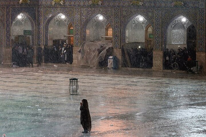 بارش تگرگ در حرم مطهر رضوی
