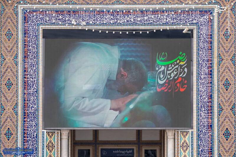 تصاویری از حال و هوای زائران و خادمان در لحظه اعلام خبر شهادت آیت الله رئیسی