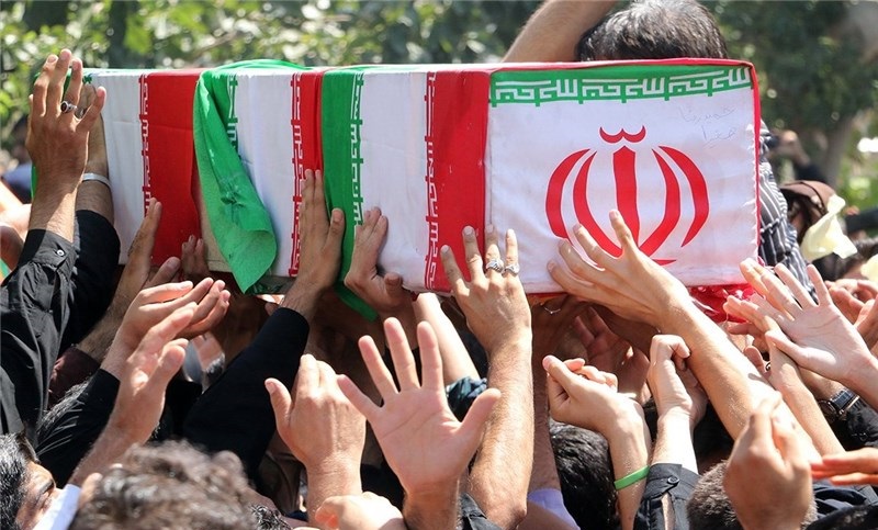 عکس/ دیوارنگاره میدان جهاد هم عزادار شد