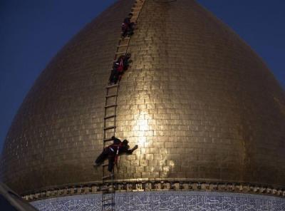 تطهیر گنبد مطهر حضرت اباالفضل(ع)