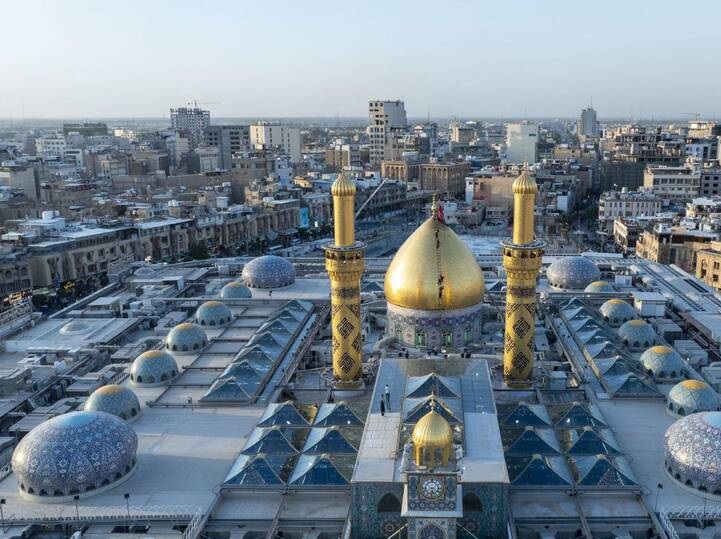 تطهیر گنبد مطهر حضرت اباالفضل(ع)