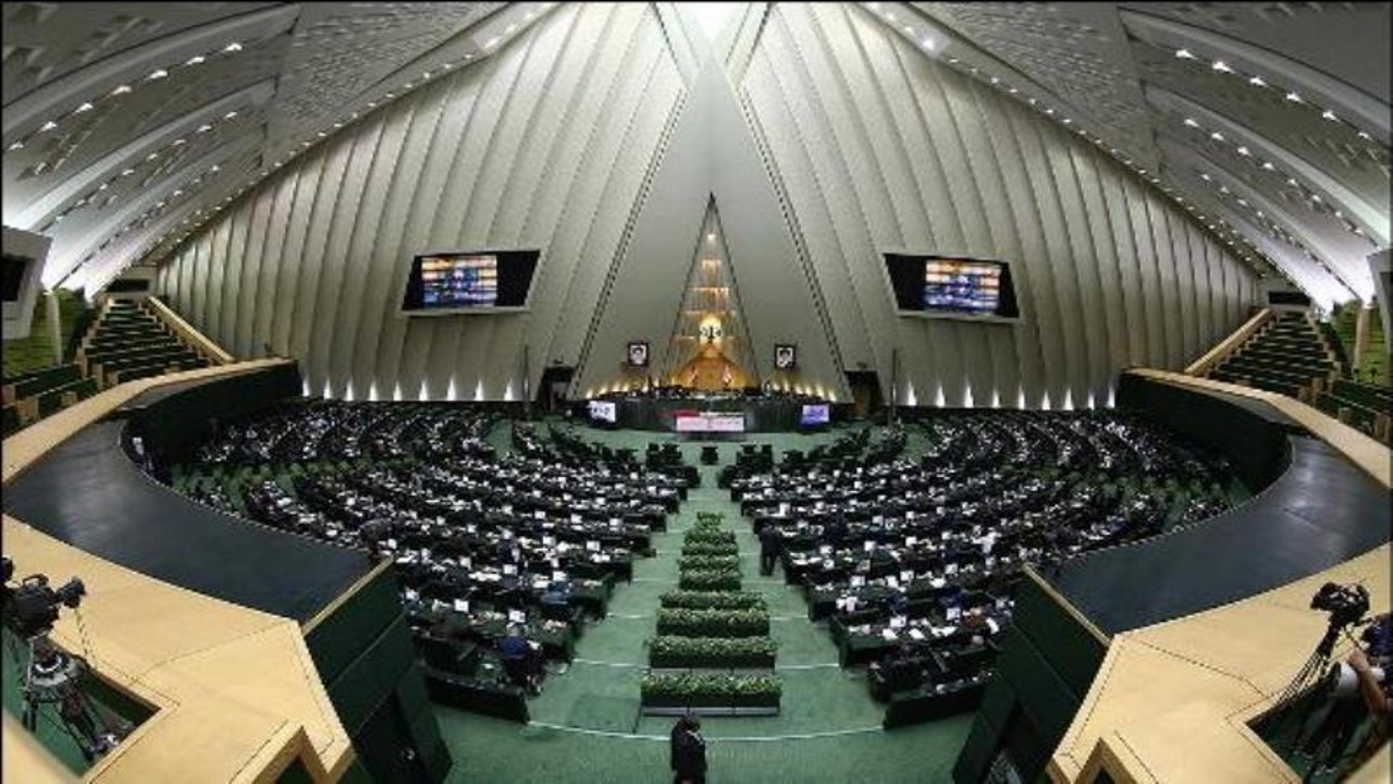  بگومگوی شدید نمایندگان مجلس بر سر اعتبارنامه‌ها