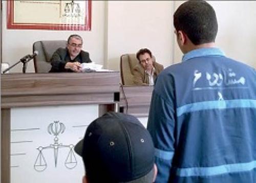 اقدام وحشیانه پسر جوان با مادر و خواهرش در حمام +عکس