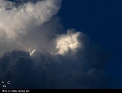 آسمان پر ابر بهاری