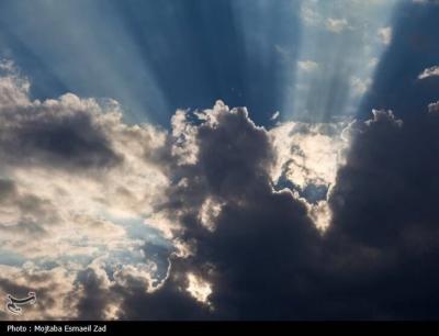 آسمان پر ابر بهاری