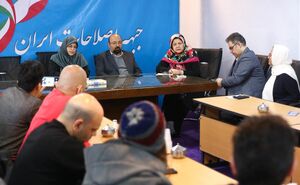 خاتمی دیگر تعادل‌بخش جریان اصلاحات نیست! 