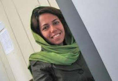  صبا آذر پیک وارد زندان شد