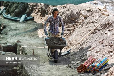 کاوش باستان شناسی در خیابان باباطاهر همدان