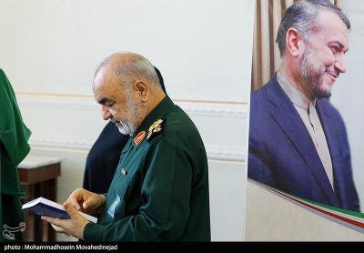 زنده کردن یاد و خاطره شهدای پرواز اردیبهشت