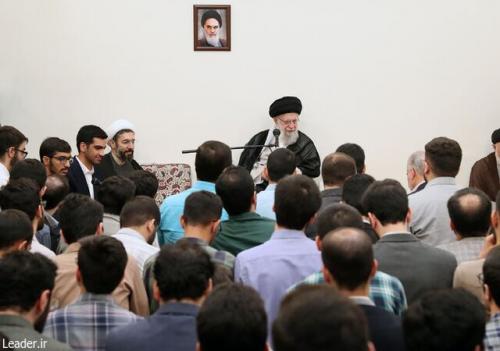  برای انتخاب خوب، ببینید چه کسی به ملاک‌های انقلاب نزدیک‌تر است