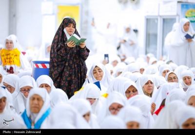 دعای روح بخش عرفه در چادر بعثه مقام معظم رهبری