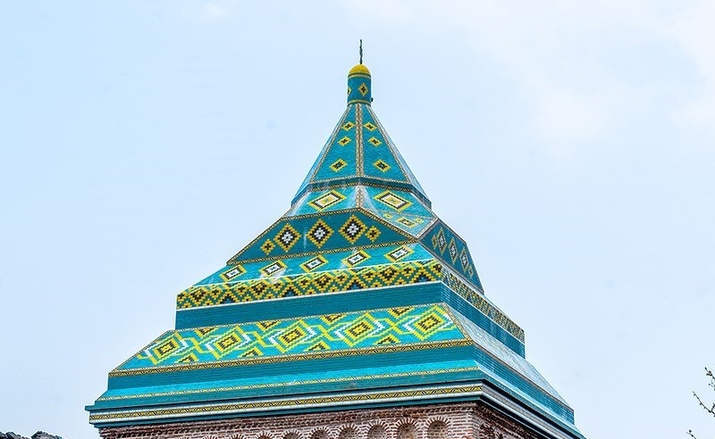 آرمگاه شیخ زاهد گیلانی 