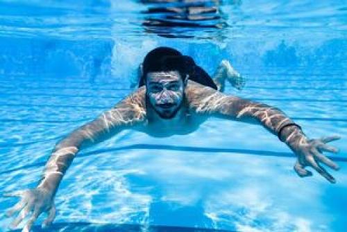  با این شرایط وارد استخر نشوید