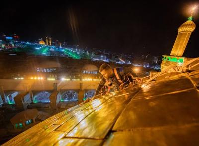 شست‌وشوی گنبد نورانی امام حسین(ع) 