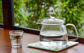  فایده نوشیدن آب گرم چیست؟