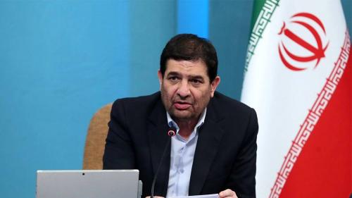  پوشیدن رخت خدمت به جای لباس ریاست