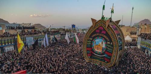 حضور گردشگران خارجی در مراسم تاسوعا و عاشورای «یزد حسینیه ایران»