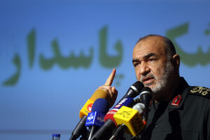  آمریکا را مستهلک کرده‌ایم و امروز دچار پوکی استخوان شده است/ ایران قوی انزوا را پشت سر گذاشته است