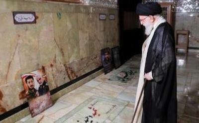 حضور رهبر انقلاب بر مزار شهیدان 