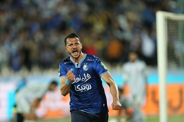 مهاجم استقلال  ماندنی شد