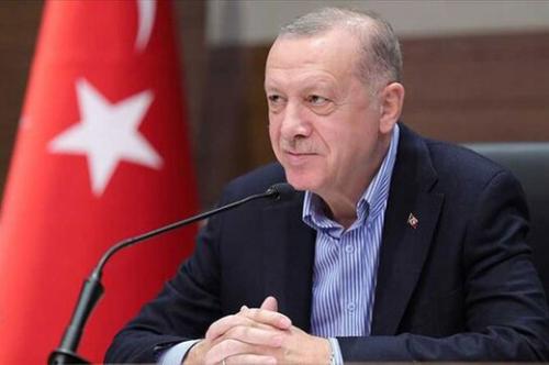 سیلی اردوغان به کودکی که دستش را نبوسید
