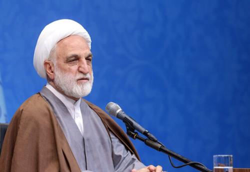 کمک به دولت با حرف میسر نمی‌شود، باید عمل کنیم