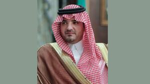عبدالعزیز بن سعود وارد تهران شد