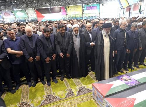 اقامه نماز رهبر انقلاب بر پیکر شهید هنیه 