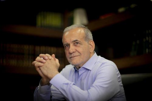 موضوعاتی که موفقیت دولت چهاردهم را مورد تردید قرار می دهد