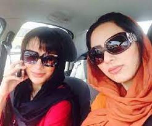  تیپ خفن دو خواهر مشهور سینمای ایران در خارج 