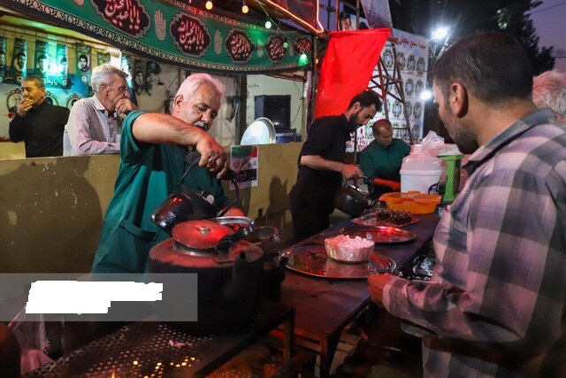 موکب‌های رضوی در مرز خسروی و کشور عراق پذیرای زائران هستند