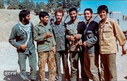 یادگاری خاص توپچی‌های لشکر ۲۷ با فرمانده شهید +عکس