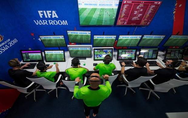 VAR نمایشی!