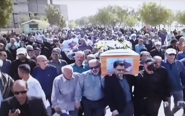 تشییع پیکر استاد محمد علی بهمنی در بندرعباس