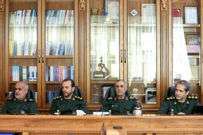 بازدید پزشکیان از قرارگاه سازندگی خاتم الانبیاء 