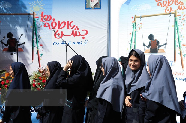  آغاز جشن عاطفه ها با اجرای پویش مشق همدلی در استان هرمزگان