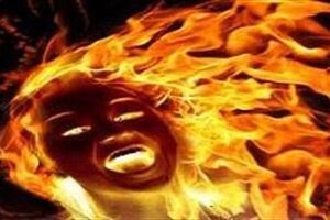 زنده زنده آتش زدن دختری به دست برادرش