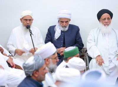 تصاویر دیدار علمای اهل سنت با رهبر انقلاب