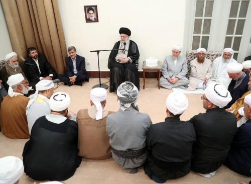 تصاویر دیدار علمای اهل سنت با رهبر انقلاب