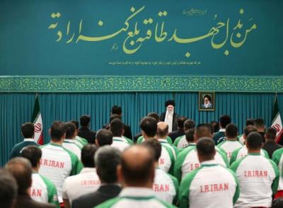 تصاویر دیدار ورزشکاران المپیک و پارالمپیک با رهبر انقلاب