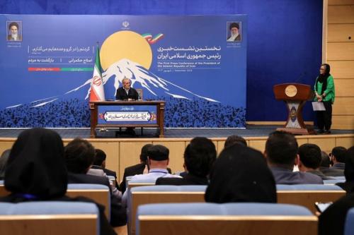 روایت دروغ خبرنگار زن اصلاح‌طلب مقابل رئیس‌جمهور + تصاویر