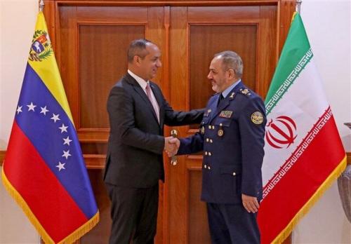 ایران با تمام توان از دولت مشروع ونزوئلا حمایت می‌کند